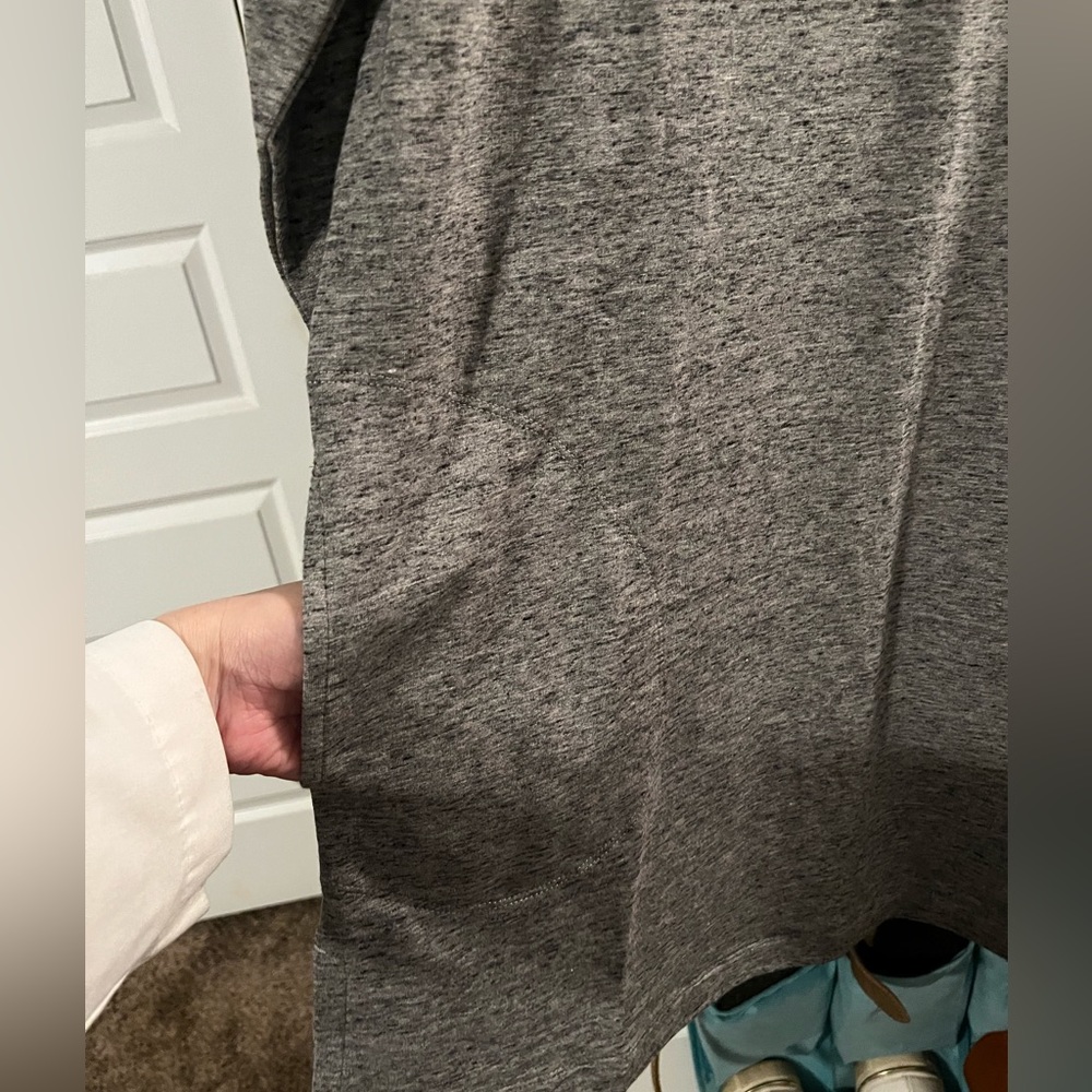NWT grey tunic with POCKETS! - Picture 2 of 4
